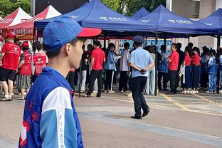 记者：每当基迪触球时 国王主场球迷都会给他送上嘘声